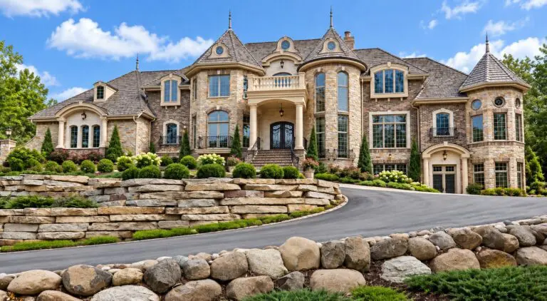 Buckingham custom home in Brookfield by Kingfogl – front elevation