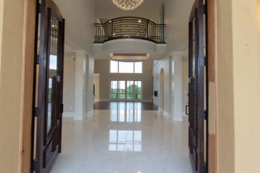 Ravenna foyer with balcony and marble floors