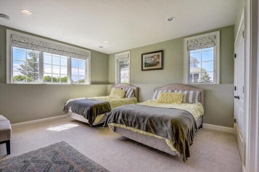 Talon bedroom with twin beds