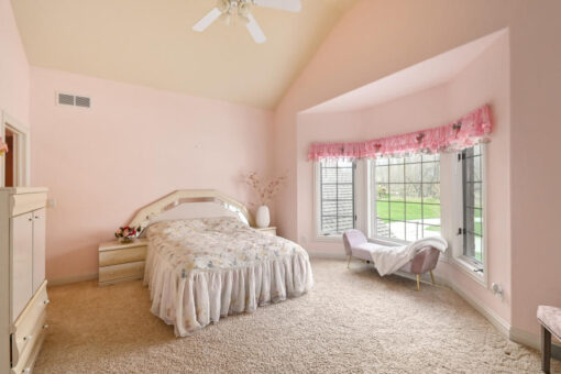 Benington bedroom with bay window