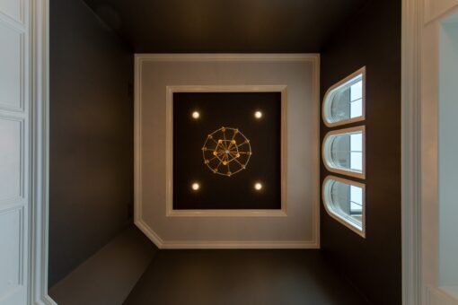 Grand Haven tray ceiling with chandelier