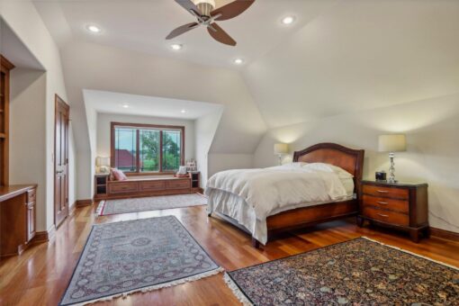 Danbury bedroom with sleigh bed