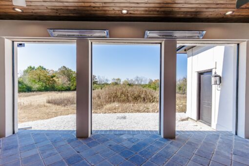 Ridge covered patio with view to the yard