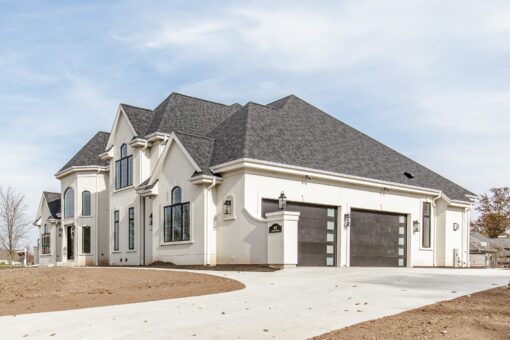 Settlers Circle side elevation with garages