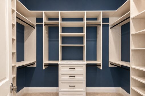 Gatsby custom home in Oconomowoc by Kingfogl – 2nd floor - walk-in closet