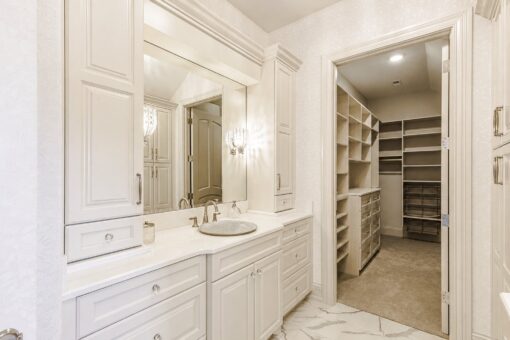 Gatsby custom home in Oconomowoc by Kingfogl – 2nd floor - bath - view 3