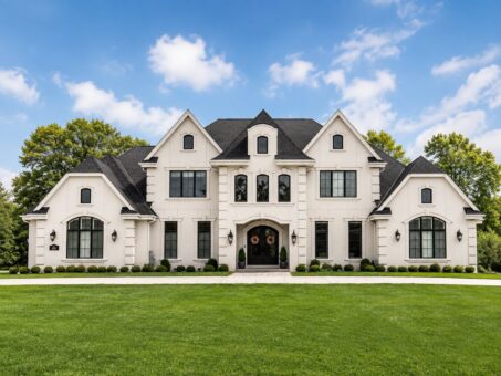 Oriole custom home in Mequon by Kingfogl – exterior - front elevation