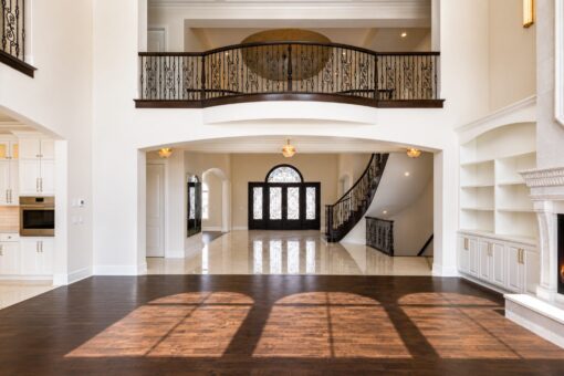 Prescott custom home in Mequon by Kingfogl – great room balcony view