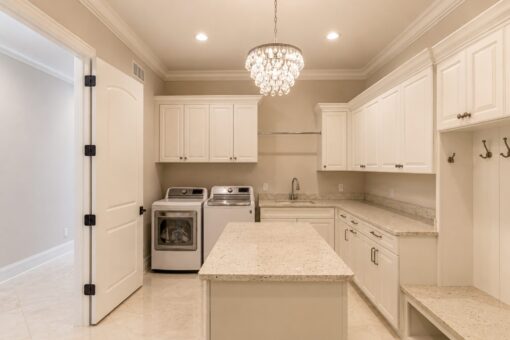 Prescott custom home in Mequon by Kingfogl – laundry room