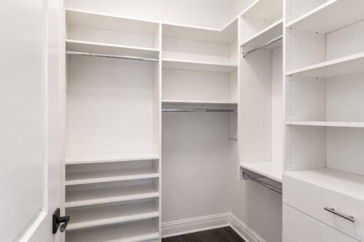 Prescott custom home in Mequon by Kingfogl – bedroom closet