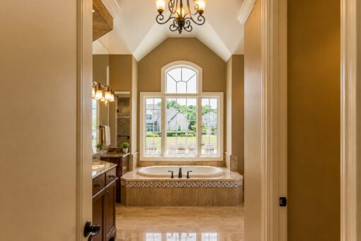 Richland custom home in Brookfield by Kingfogl – 1st floor - primary bath - view 3