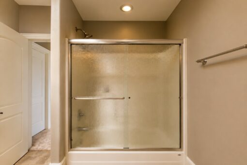 Richland custom home in Brookfield by Kingfogl – 2nd floor - bathroom - view 3