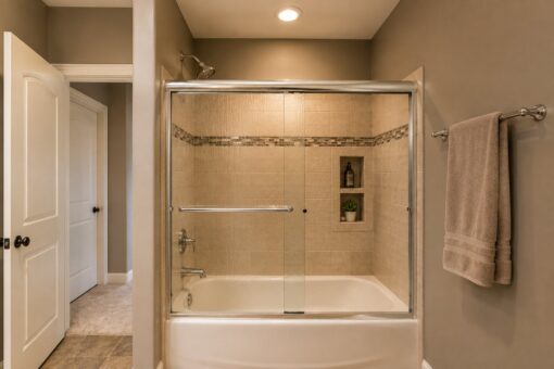Richland custom home in Brookfield by Kingfogl – 2nd floor - bathroom - view 5