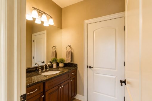 Richland custom home in Brookfield by Kingfogl – 2nd floor - bathroom - view 7
