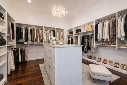 Saddlebrook custom home in Mequon by Kingfogl – 2nd floor walk-in closet
