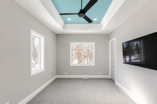 Apex bedroom with aqua tray ceiling