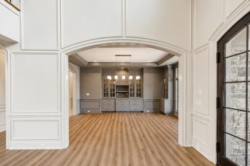 Ridge dining room viewed through an arched opening
