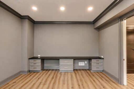 Ridge home office with built-in desk