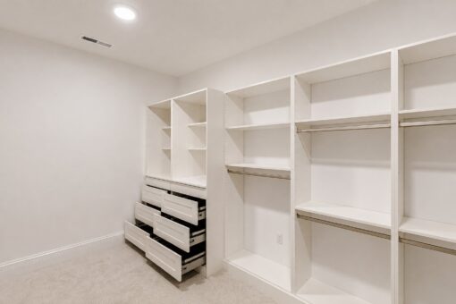 Ridge walk-in closet with built-in drawers